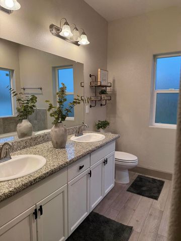 1895 W Date Avenue, Porterville, CA 93257