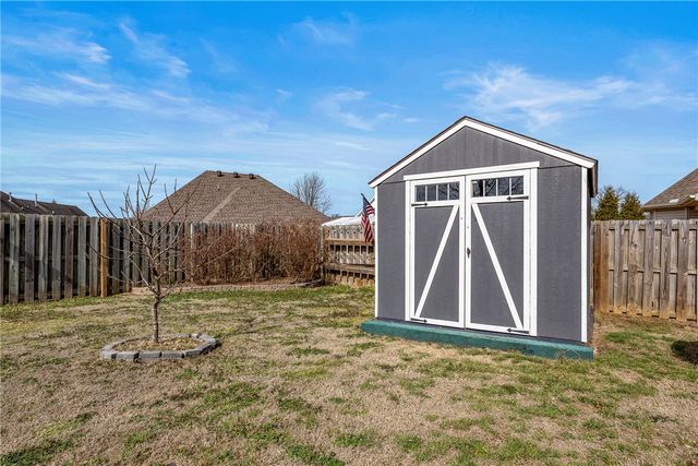 612 SW Sims Drive, Bentonville, AR 72712