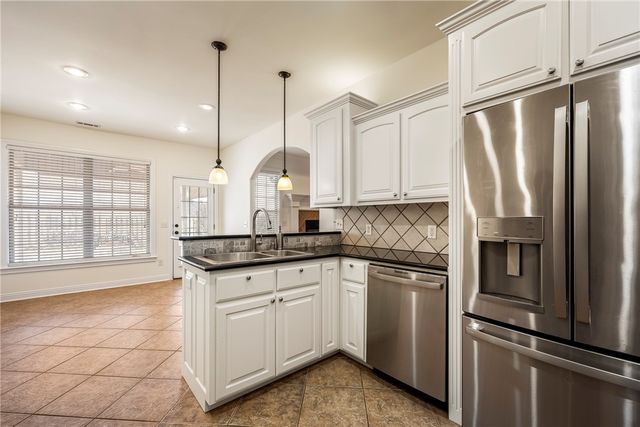 612 SW Sims Drive, Bentonville, AR 72712