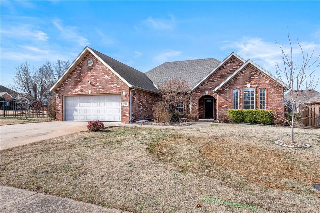 612 SW Sims Drive, Bentonville, AR 72712