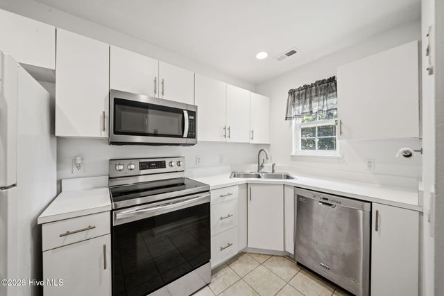 3825 Mayfield Court, Wilmington, NC 28412