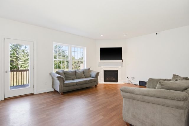 45 Windsewpt Road, Manchester, NH 03109