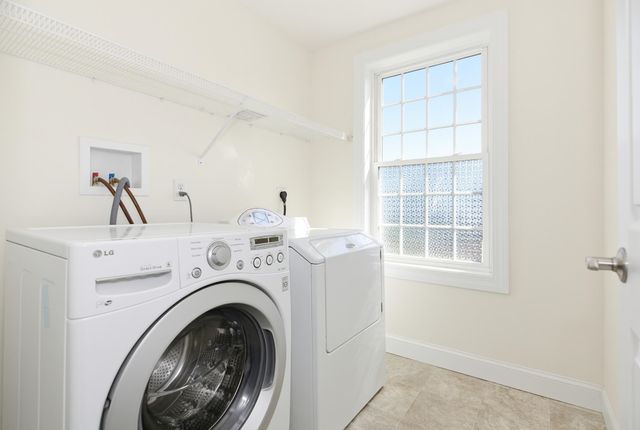 45 Windsewpt Road, Manchester, NH 03109