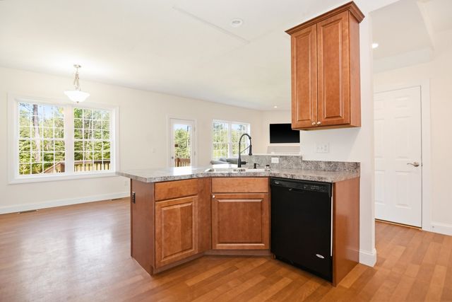 45 Windsewpt Road, Manchester, NH 03109