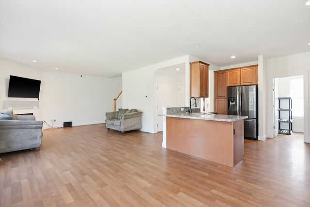 45 Windsewpt Road, Manchester, NH 03109