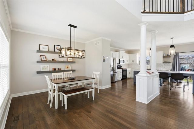 2236 SW Hawk View Road, Lee's Summit, MO 64082