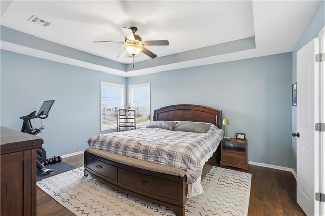 2236 SW Hawk View Road, Lee's Summit, MO 64082