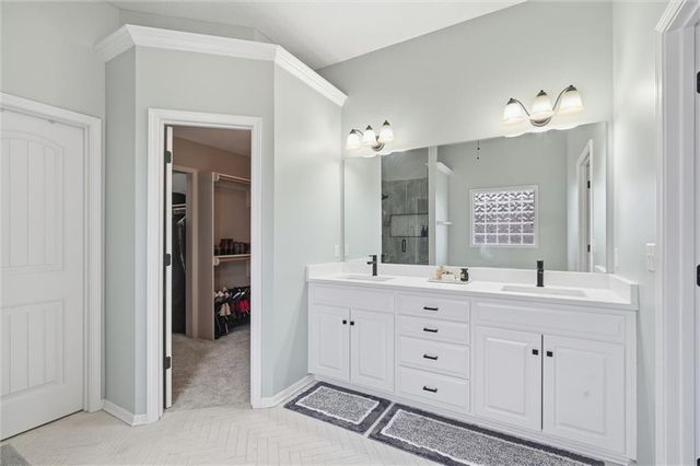 2236 SW Hawk View Road, Lee's Summit, MO 64082