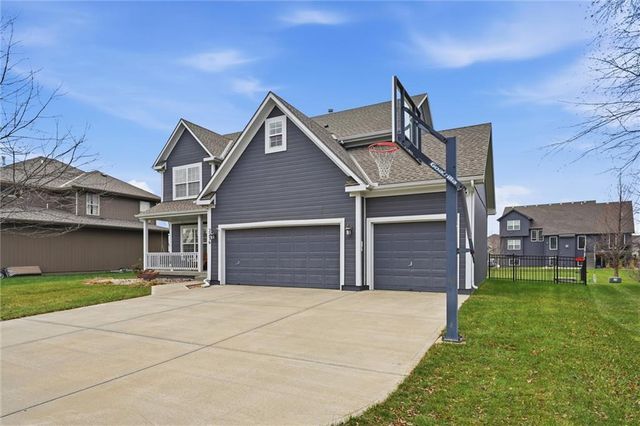 2236 SW Hawk View Road, Lee's Summit, MO 64082
