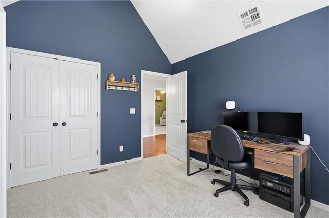 2236 SW Hawk View Road, Lee's Summit, MO 64082