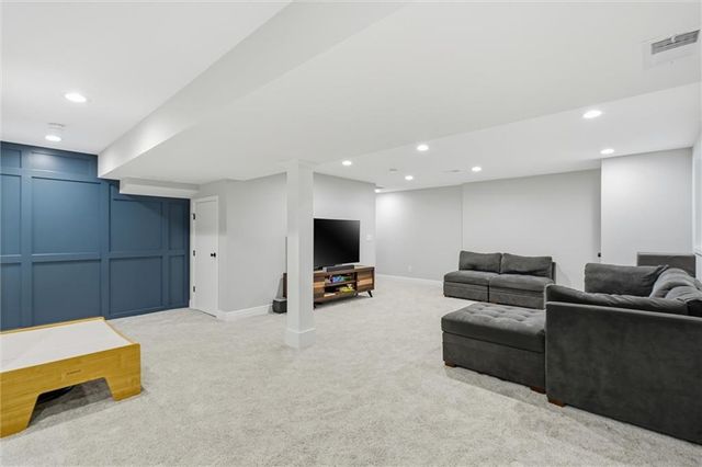 2236 SW Hawk View Road, Lee's Summit, MO 64082