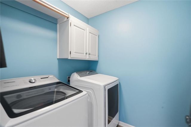 2236 SW Hawk View Road, Lee's Summit, MO 64082