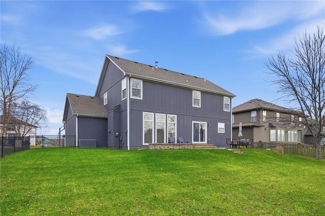 2236 SW Hawk View Road, Lee's Summit, MO 64082