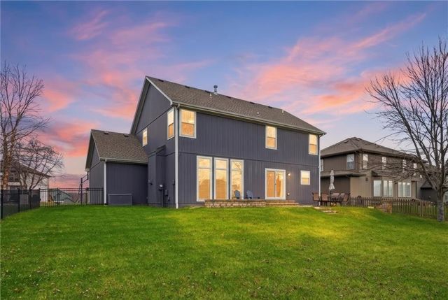 2236 SW Hawk View Road, Lee's Summit, MO 64082