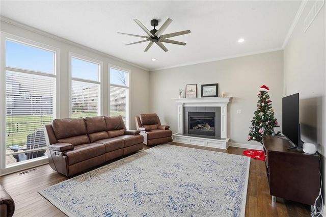 2236 SW Hawk View Road, Lee's Summit, MO 64082