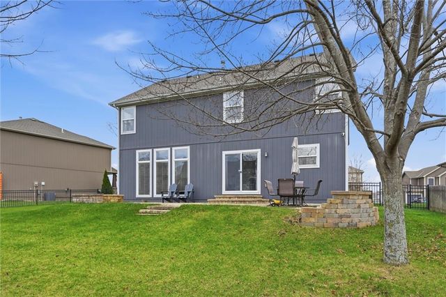 2236 SW Hawk View Road, Lee's Summit, MO 64082