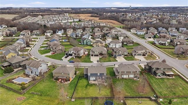 2236 SW Hawk View Road, Lee's Summit, MO 64082