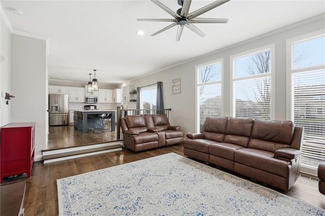 2236 SW Hawk View Road, Lee's Summit, MO 64082