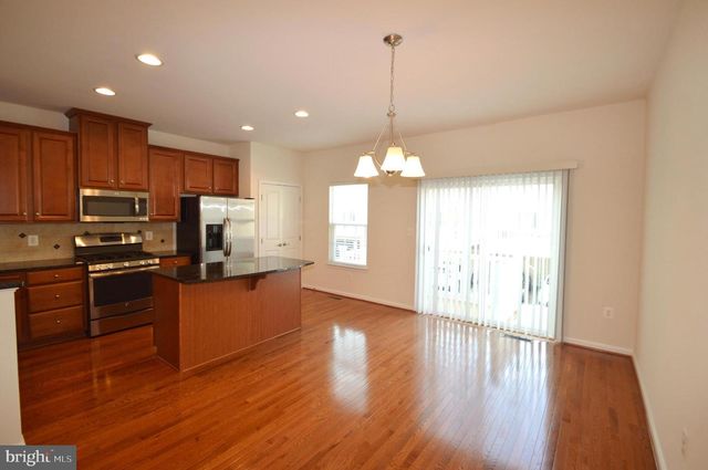 42618 DRAZENOVICH EPOCH TER, Sterling, VA 20166