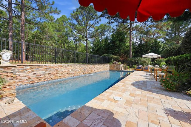 14 Abington Drive, Pinehurst, NC 28374