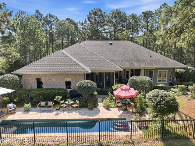 14 Abington Drive, Pinehurst, NC 28374