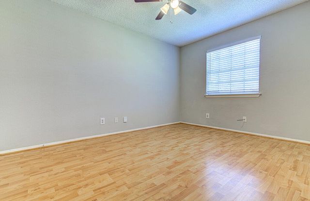 907 Taulbee LN, Austin, TX 78757