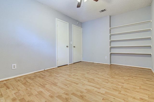 907 Taulbee LN, Austin, TX 78757
