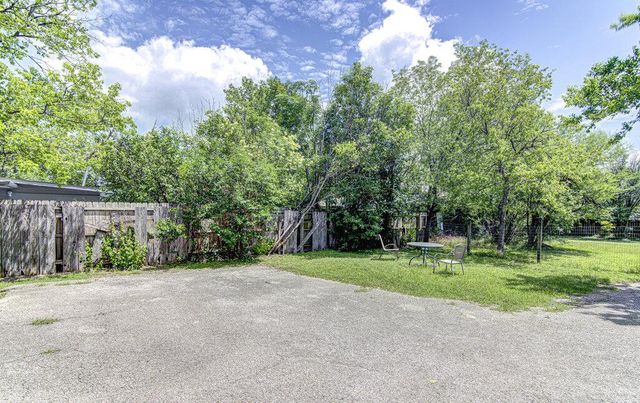 907 Taulbee LN, Austin, TX 78757