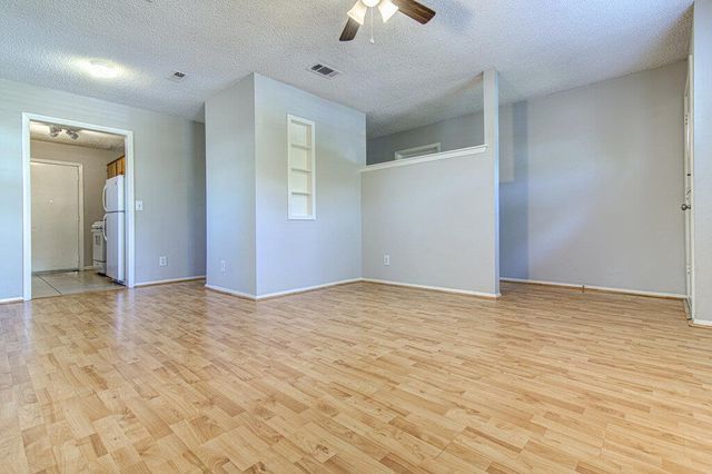 907 Taulbee LN, Austin, TX 78757