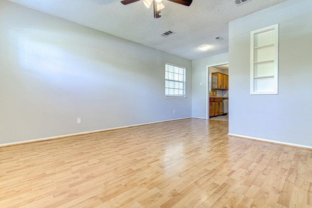 907 Taulbee LN, Austin, TX 78757