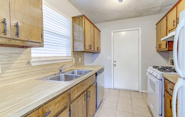 907 Taulbee LN, Austin, TX 78757