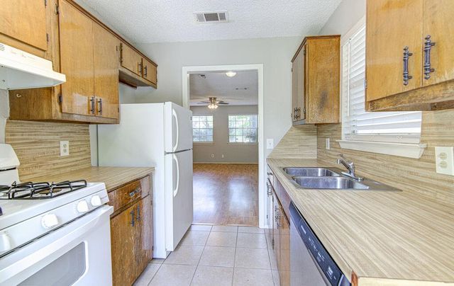 907 Taulbee LN, Austin, TX 78757