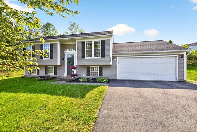 3217 Holly Crescent, Macedon, NY 14502