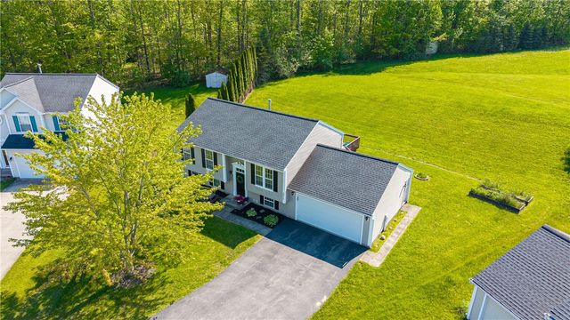 3217 Holly Crescent, Macedon, NY 14502