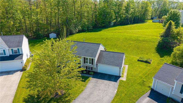 3217 Holly Crescent, Macedon, NY 14502