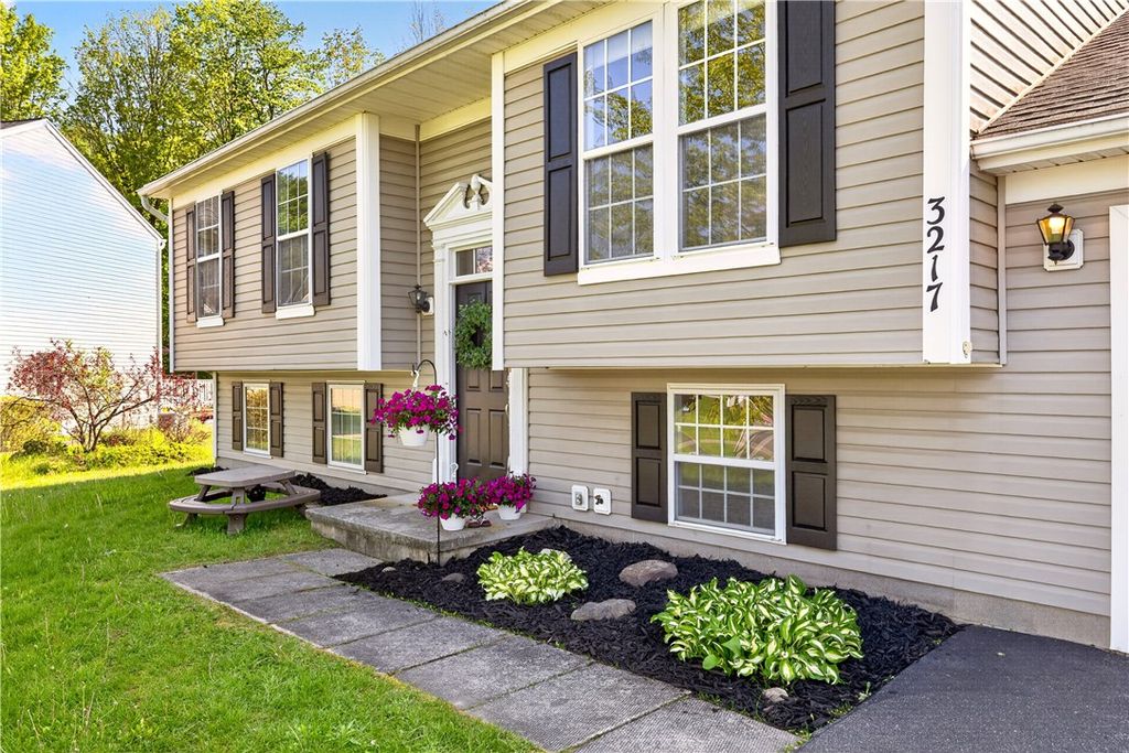 3217 Holly Crescent, Macedon, NY 14502