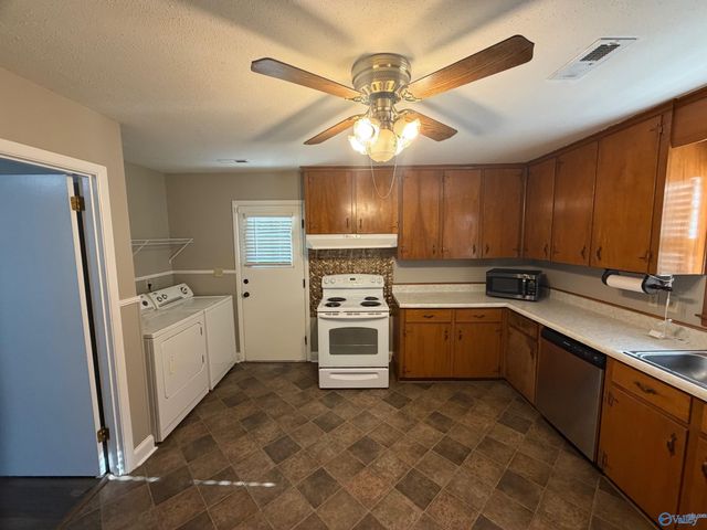 1518 15th Avenue SW, Decatur, AL 35601