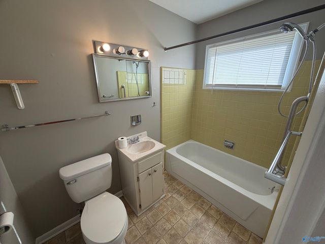 1518 15th Avenue SW, Decatur, AL 35601