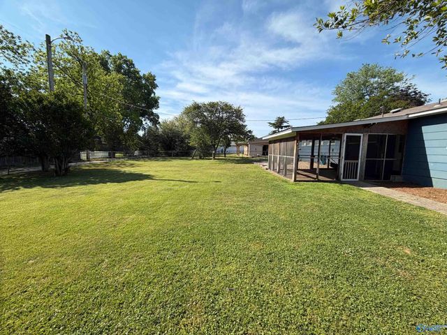 1518 15th Avenue SW, Decatur, AL 35601