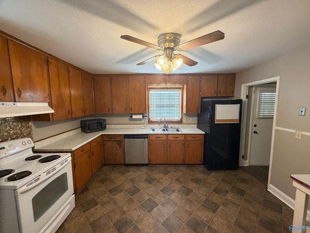 1518 15th Avenue SW, Decatur, AL 35601
