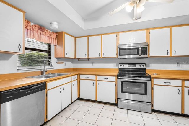 1760 ATRIUM DRIVE, Sun City Center, FL 33573