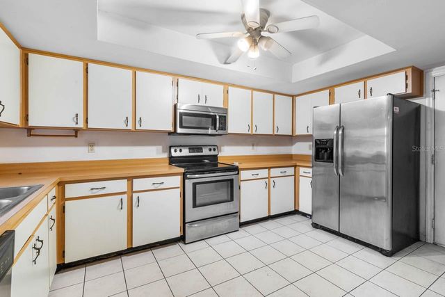 1760 ATRIUM DRIVE, Sun City Center, FL 33573