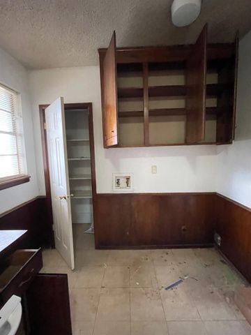 610 N Elkhart Avenue, B, Lubbock, TX 79416