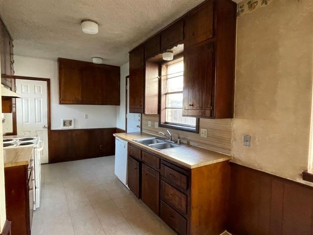 610 N Elkhart Avenue, B, Lubbock, TX 79416