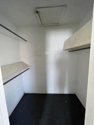 610 N Elkhart Avenue, B, Lubbock, TX 79416