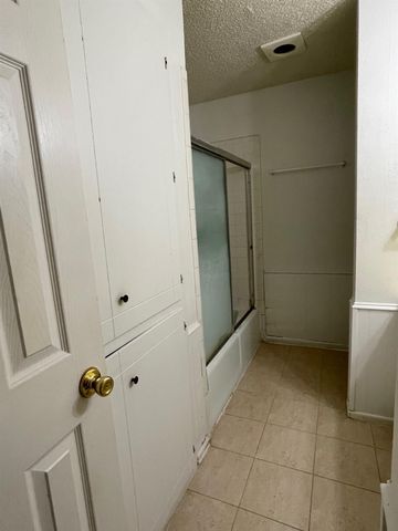 610 N Elkhart Avenue, B, Lubbock, TX 79416