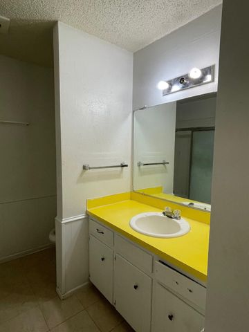 610 N Elkhart Avenue, B, Lubbock, TX 79416