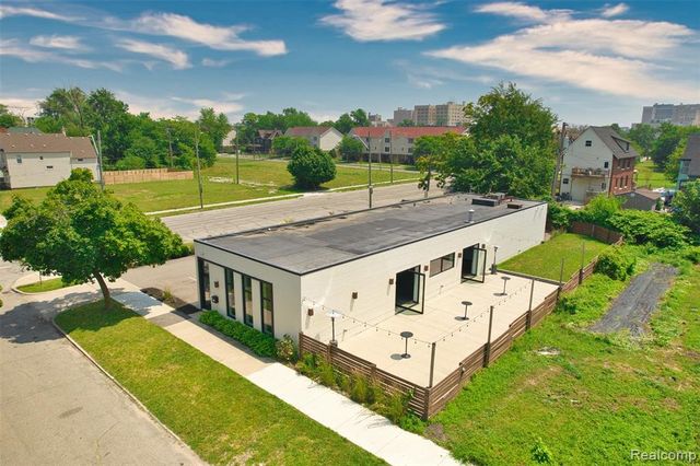 611 W Philadelphia Street, Detroit, MI 48202