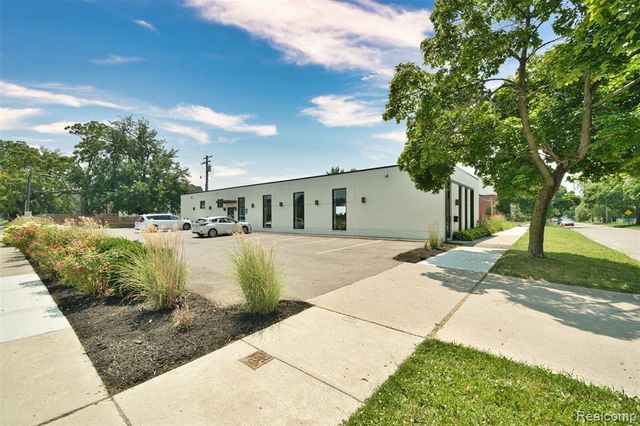 611 W Philadelphia Street, Detroit, MI 48202