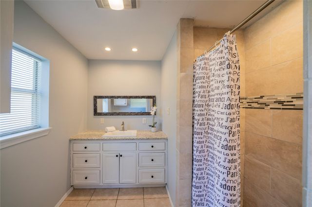 726 Skylark Road, Pasadena, TX 77502